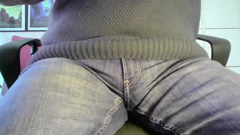 Snapshot of frider99 chatting on 02-20-25, 12:04 frider99 online show from 02-20-25, 12:04