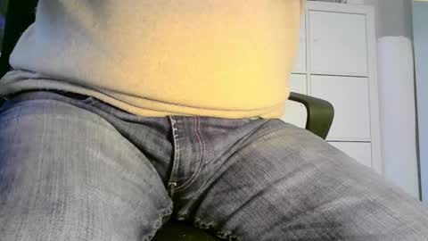 Snapshot of frider99 chatting on 03-12-25, 12:36 frider99 online show from 03-12-25, 12:36