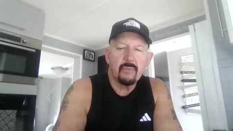 bob online show from 10-28-25, 01:36