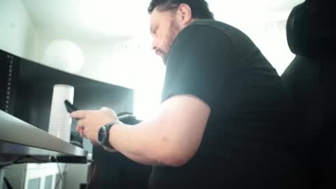 Snapshot of frob976 chatting on 03-05-25, 08:53 frob976 online show from 03-05-25, 08:53