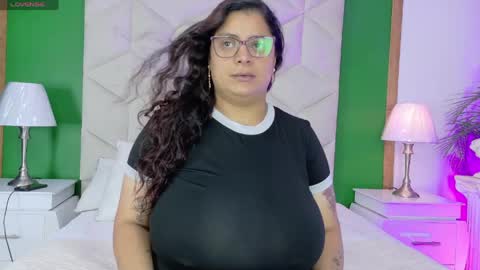 Snapshot of fromheaven_ chatting on 04-23-26, 01:24 Lucy online show from 04-23-26, 01:24