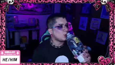 Snapshot of ftmbiggestclit chatting on 06-04-26, 05:02 Kevin online show from 06-04-26, 05:02