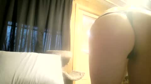 Snapshot of fuckanaries69 chatting on 11-30-25, 07:07 Aries69 online show from 11-30-25, 07:07