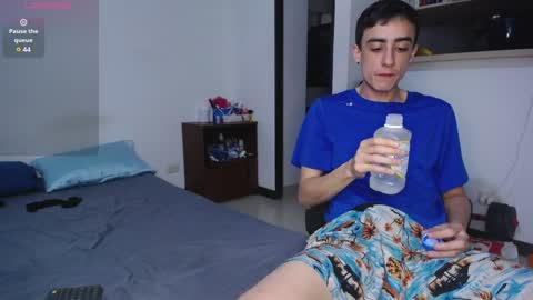 Snapshot of fuckc0uple chatting on 02-04-25, 10:13 Lauuuu n TheLuckyGuy online show from 02-04-25, 10:13