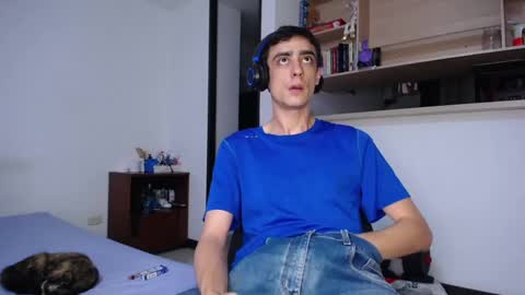 Snapshot of fuckc0uple chatting on 03-03-25, 09:59 Lauuuu n TheLuckyGuy online show from 03-03-25, 09:59