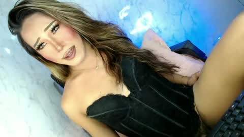 Snapshot of fuckerjenny8 chatting on 06-16-26, 05:37 sweetyJENNY online show from 06-16-26, 05:37