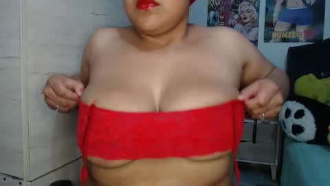 Mia and Gary  online show from 11-11-25, 02:22