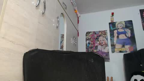 Mia and Gary  online show from 11-16-25, 01:44