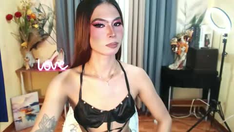 Snapshot of fuckingtransangel chatting on 06-09-26, 09:43 ANGELICA FOX online show from 06-09-26, 09:43