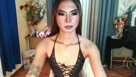 Snapshot of fuckingtransangel chatting on 06-12-26, 02:32 ANGELICA FOX online show from 06-12-26, 02:32