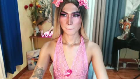 Snapshot of fuckingtransangel chatting on 06-22-26, 03:25 ANGELICA FOX online show from 06-22-26, 03:25