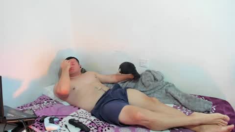 Snapshot of fuckynations chatting on 12-22-24, 01:01 Fuckdirtymen online show from 12-22-24, 01:01