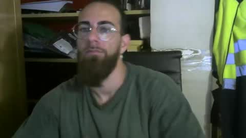 Snapshot of fuerte440 chatting on 10-17-25, 06:16 fuerte440 online show from 10-17-25, 06:16