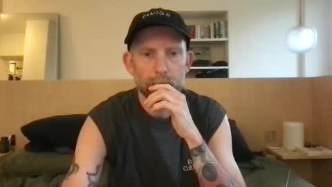 Snapshot of fugazixx chatting on 05-10-26, 03:06 fugazixx online show from 05-10-26, 03:06