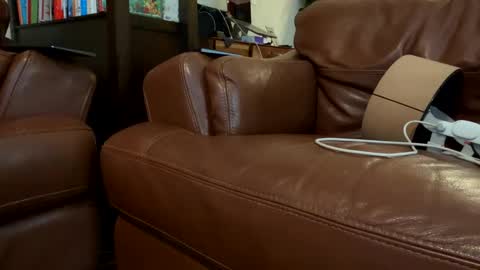 Snapshot of fuklicious chatting on 12-30-24, 10:01 fuklicious online show from 12-30-24, 10:01