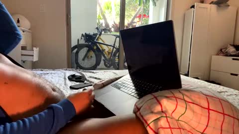 Snapshot of fuklicious chatting on 01-10-25, 04:20 fuklicious online show from 01-10-25, 04:20