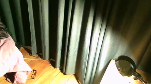 Pizzaz online show from 12-17-25, 01:00