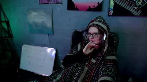 Snapshot of funafterdark13 chatting on 01-14-25, 04:15 Princess Nellie Captain Simon online show from 01-14-25, 04:15