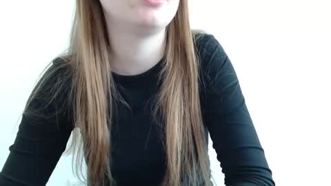 Snapshot of funemma000 chatting on 04-24-26, 08:06 Emma online show from 04-24-26, 08:06