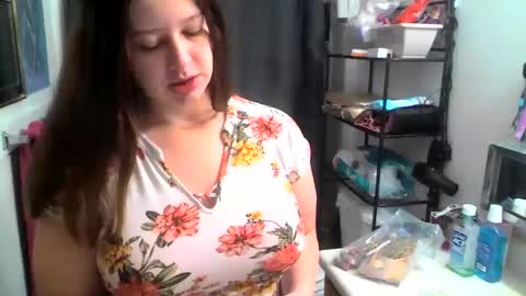 Linnys Palace online show from 09-22-25, 04:31