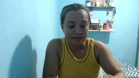 Snapshot of funluvnpinay4u chatting on 05-19-26, 08:42 MAE online show from 05-19-26, 08:42