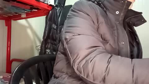 Italian men online show from 12-17-25, 06:41