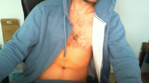 Snapshot of funnyeucouple chatting on 10-13-25, 07:30 YWhiteNiceMan online show from 10-13-25, 07:30