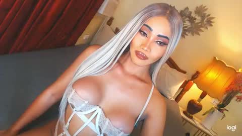 Snapshot of funtastic_harlow chatting on 04-21-26, 07:25 Maddonna online show from 04-21-26, 07:25