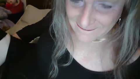 Jessie Love online show from 02-02-25, 09:51