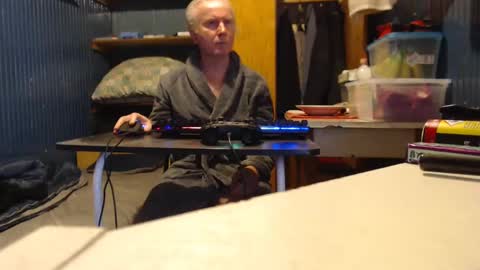 Snapshot of furosz chatting on 12-31-24, 04:14 furosz online show from 12-31-24, 04:14