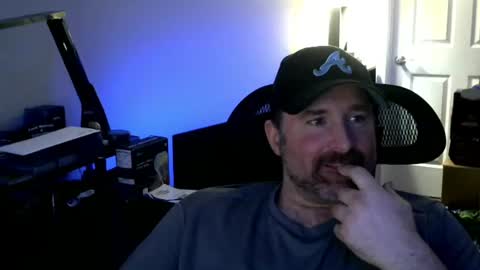 Snapshot of fuzz08 chatting on 06-12-26, 06:40 fuzz08 online show from 06-12-26, 06:40