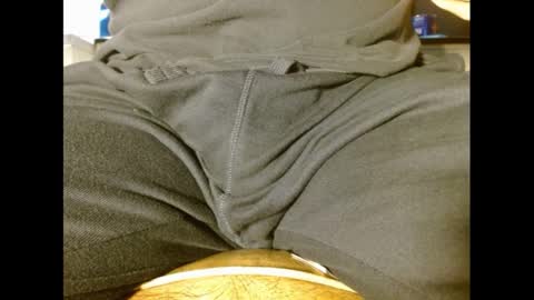 Snapshot of fuzzyblues chatting on 12-27-24, 08:50 Fuzzy Blues online show from 12-27-24, 08:50