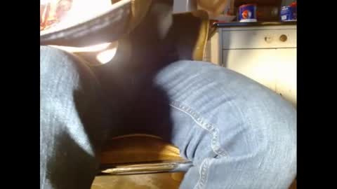 Snapshot of fuzzyblues chatting on 12-28-24, 06:18 Fuzzy Blues online show from 12-28-24, 06:18