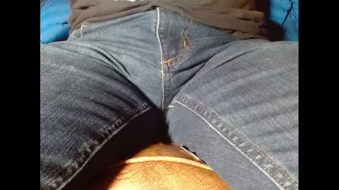 Snapshot of fuzzyblues chatting on 01-01-25, 09:09 Fuzzy Blues online show from 01-01-25, 09:09