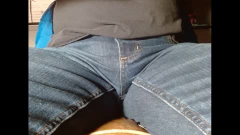 Snapshot of fuzzyblues chatting on 01-04-25, 05:16 Fuzzy Blues online show from 01-04-25, 05:16