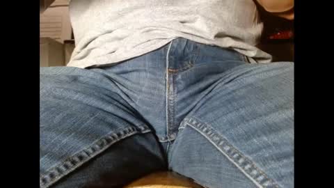 Snapshot of fuzzyblues chatting on 01-10-25, 10:36 Fuzzy Blues online show from 01-10-25, 10:36