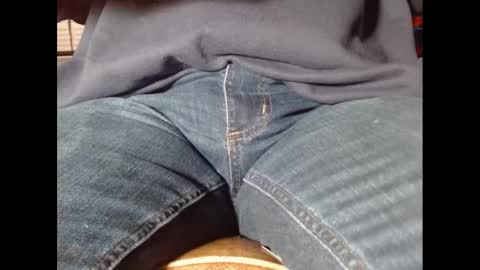 Snapshot of fuzzyblues chatting on 01-27-25, 01:16 Fuzzy Blues online show from 01-27-25, 01:16