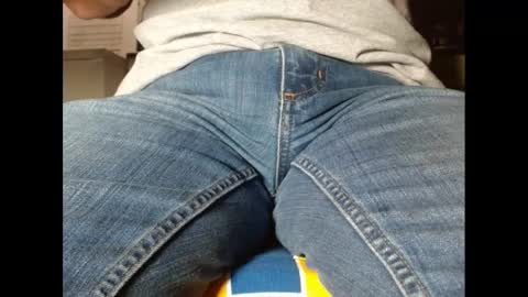 Snapshot of fuzzyblues chatting on 02-11-25, 10:50 Fuzzy Blues online show from 02-11-25, 10:50