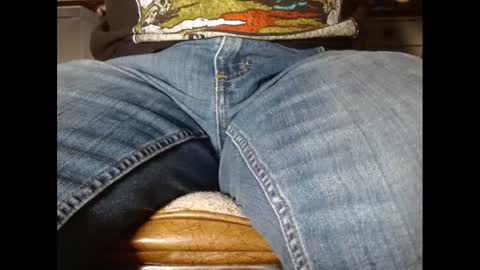 Snapshot of fuzzyblues chatting on 03-08-25, 03:56 Fuzzy Blues online show from 03-08-25, 03:56