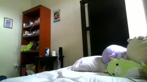 fuzzypeaches87 online show from 03-24-26, 04:23