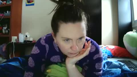 Snapshot of fuzzypeaches87 chatting on 04-21-26, 04:45 fuzzypeaches87 online show from 04-21-26, 04:45