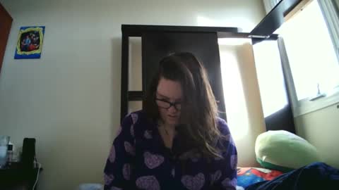 Snapshot of fuzzypeaches87 chatting on 04-22-26, 12:18 fuzzypeaches87 online show from 04-22-26, 12:18