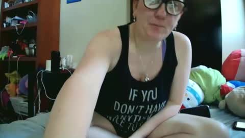 Snapshot of fuzzypeaches87 chatting on 04-23-26, 03:25 fuzzypeaches87 online show from 04-23-26, 03:25