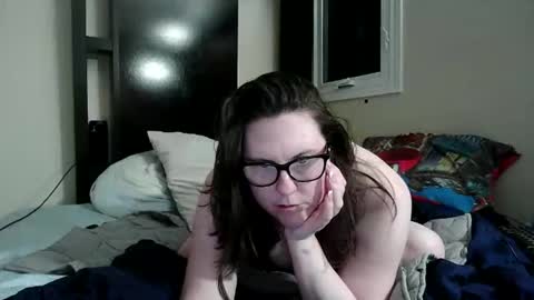 Snapshot of fuzzypeaches87 chatting on 05-04-26, 04:19 fuzzypeaches87 online show from 05-04-26, 04:19