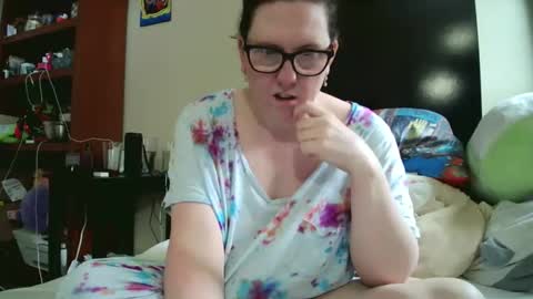 Snapshot of fuzzypeaches87 chatting on 05-06-26, 04:12 fuzzypeaches87 online show from 05-06-26, 04:12