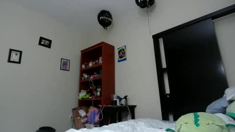 Snapshot of fuzzypeaches87 chatting on 05-15-26, 01:12 fuzzypeaches87 online show from 05-15-26, 01:12