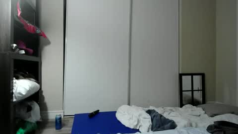Snapshot of fuzzypeaches87 chatting on 05-26-26, 06:09 fuzzypeaches87 online show from 05-26-26, 06:09