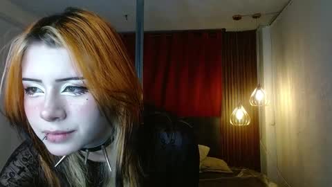 Snapshot of fyreandfox_ chatting on 05-09-26, 08:58 FIRE AND FOX online show from 05-09-26, 08:58
