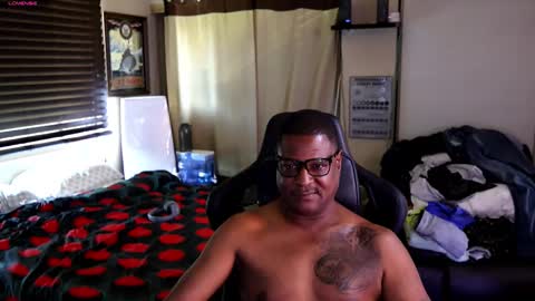 Snapshot of fyrecontrol chatting on 10-29-25, 11:06 seldom seen online show from 10-29-25, 11:06