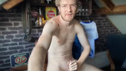 Snapshot of g00nst4r chatting on 01-10-25, 10:39 g00nst4r online show from 01-10-25, 10:39